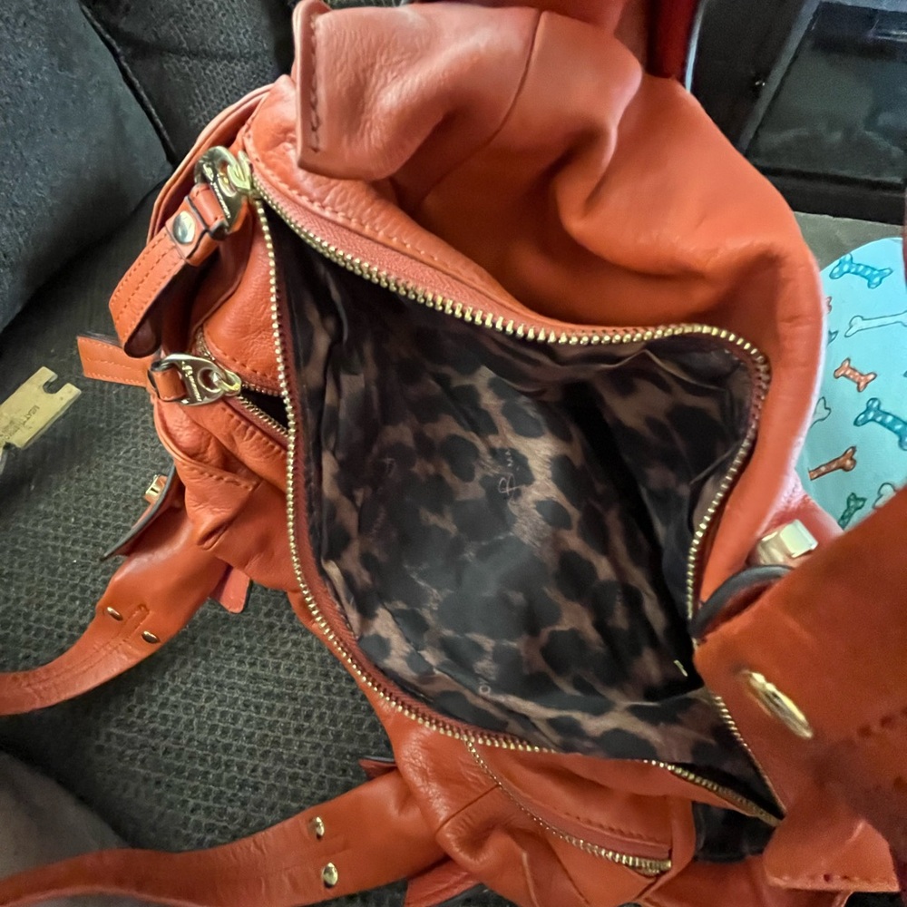 B Makowsky orange purse with two straps - Picture 7 of 10